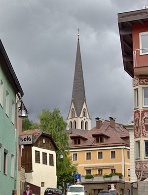 Archivo:Kirche Maria Himmelfahrt Imst