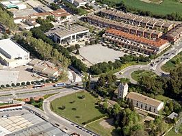 Ayuntamiento, polideportivo y Centro de Jóvenes