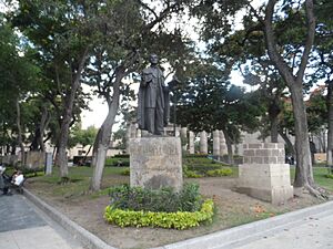 Manuel López Cotilla (Estatua).jpg