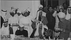 Archivo:Nizam of Hyderabad with King Saud