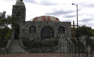 Archivo:Olla de piedra