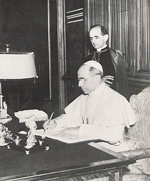 Archivo:Pius XII with Monsignor Montini