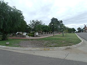 Archivo:Plaza de Villa La Punta desde acceso