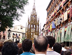 Archivo:Procesión de la Custodia - Corpus - Toledo - 29 may 2005