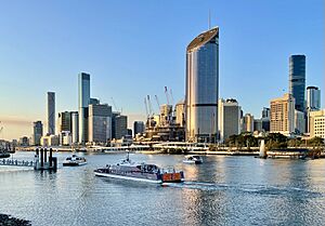 Archivo:Sunsets of Brisbane, Queensland, September 2021, 01
