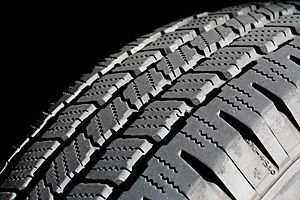 Archivo:Tire tread