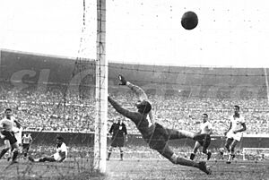 Archivo:Uruguay gol schiaffino 1950