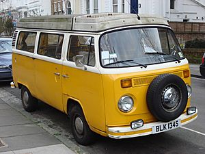 Archivo:VW T2 campervan