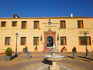 Archivo:Alcázar de San Juan - Hotel Convento de Santa Clara 02