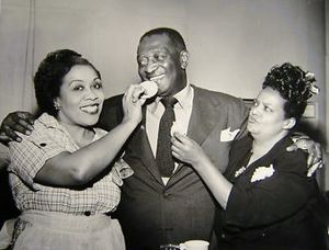 Archivo:Beulah radio cast 1952 1953edited