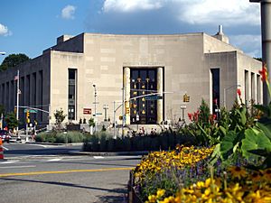 Archivo:Brooklyn Public Library by DS