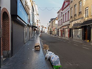 Archivo:Brussels-Molenbeek Saint Jean, straatzicht Chausée de Gand foto5 2015-06-07 08.06