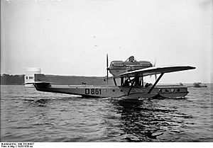 Archivo:Bundesarchiv Bild 102-00857, Flugboot Dornier J "Wal"