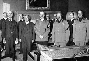 Archivo:Bundesarchiv Bild 183-R69173, Münchener Abkommen, Staatschefs