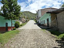 Calle en San Andrés de Pisimbalá.JPG