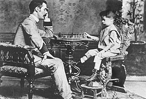 Archivo:Capablanca jogando com o seu pai