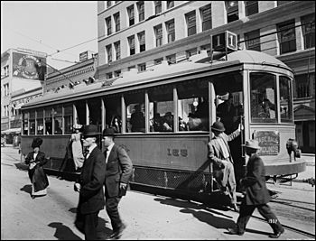 Archivo:Class 1 Streetcar 5th and Broadway-San Diego-1915