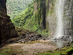 Archivo:Cueva del Fantasma