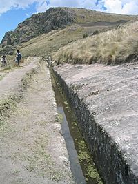 Archivo:Cumbemayo aqueduct