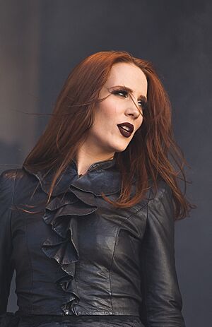 Archivo:Epica Rockharz 2015 19
