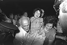 Flickr - Government Press Office (GPO) - Prisoner of Zion Arriving in Israel.jpg