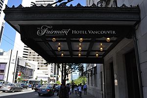 Archivo:Hotel Vancouver canopy 02