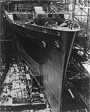 Archivo:Hull of the SS AMERICA under construction
