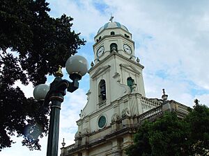 Archivo:Iglesia Santa Lucía Chía Colombia