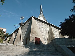 Archivo:Iglesia de Nª Sra. de Guadalupe (Madrid) 04
