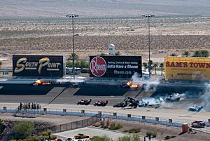 Archivo:IndyCar Las Vegas 2011 big crash
