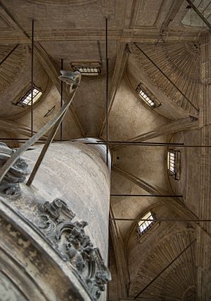 Archivo:Interior de la Torre de la Catedral