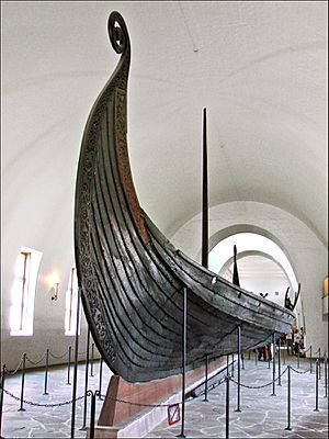 Archivo:Le bateau viking dOseberg (4835828216)