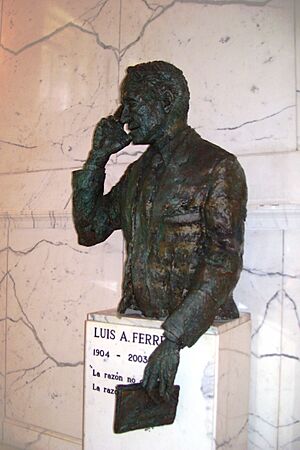 Archivo:Luis A. Ferre sculpture