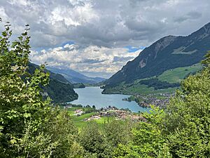 Archivo:Lungern panorama