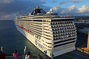 Archivo:MSC FANTASIA 2206