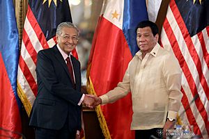 Archivo:Mahathir and Duterte