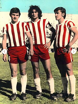 Archivo:Mario Kempes 1973 en Instituto de Córdoba