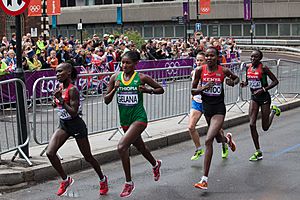 Archivo:Mary Keitany, Tiki Gelana and Priscah Jeptoo - 2012 Olympic Womens Marathon