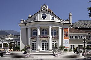 Archivo:Meran Kurhaus 01