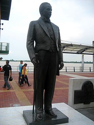 Archivo:Monumento de Juan de Dios Martínez