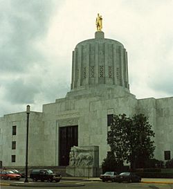 Oregon State Capitol.jpg