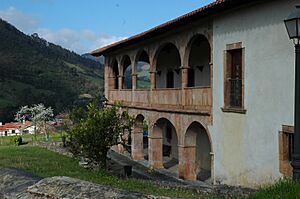 Archivo:Palaciu de Valdés-Bazán II