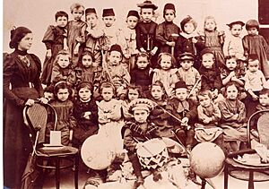 Archivo:PikiWiki Israel 5736 Kindergarten at Rishon-Lezion