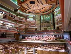 Archivo:Symphony Hall Birmingham interior