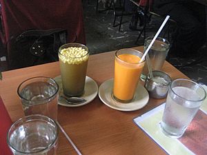 Archivo:Two Indian Drinks