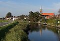 Ursem, de Sint Bavokerk in straatzicht foto5 2015-10-12 16.30