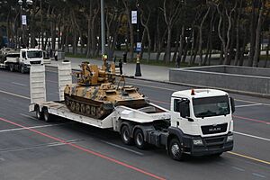 Archivo:War trophies at 2020 Victory Parade in Baku 12