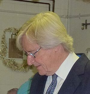 Archivo:William Roache Cropped