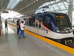 Archivo:Alstom Metropolis trainset - Metro de Panama