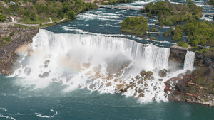 Archivo:American Falls Niagara Falls USA from Skylon Tower on 2002-05-28